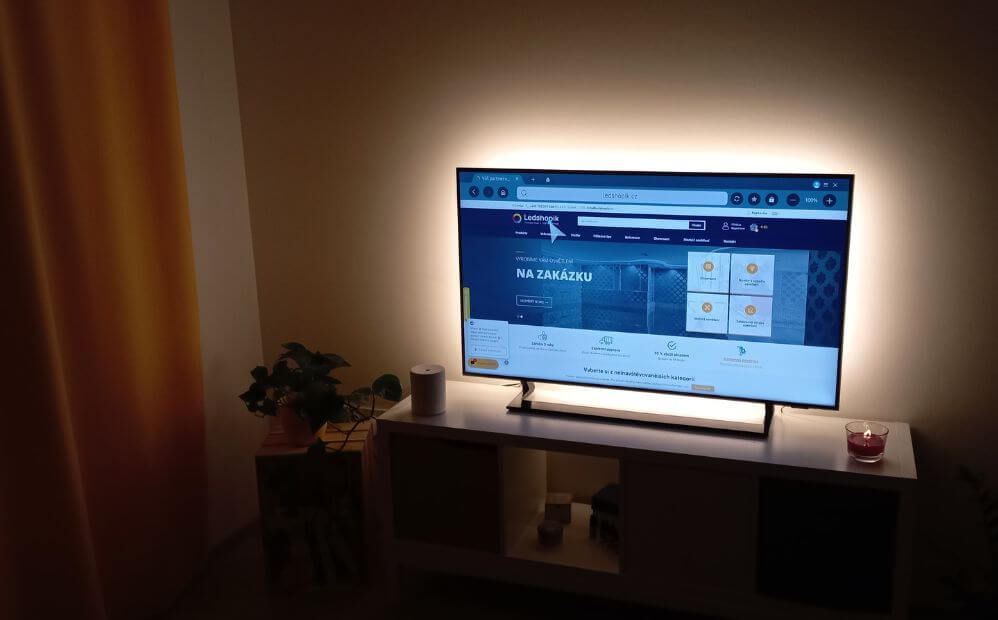 Podsvícení televize LED páskem