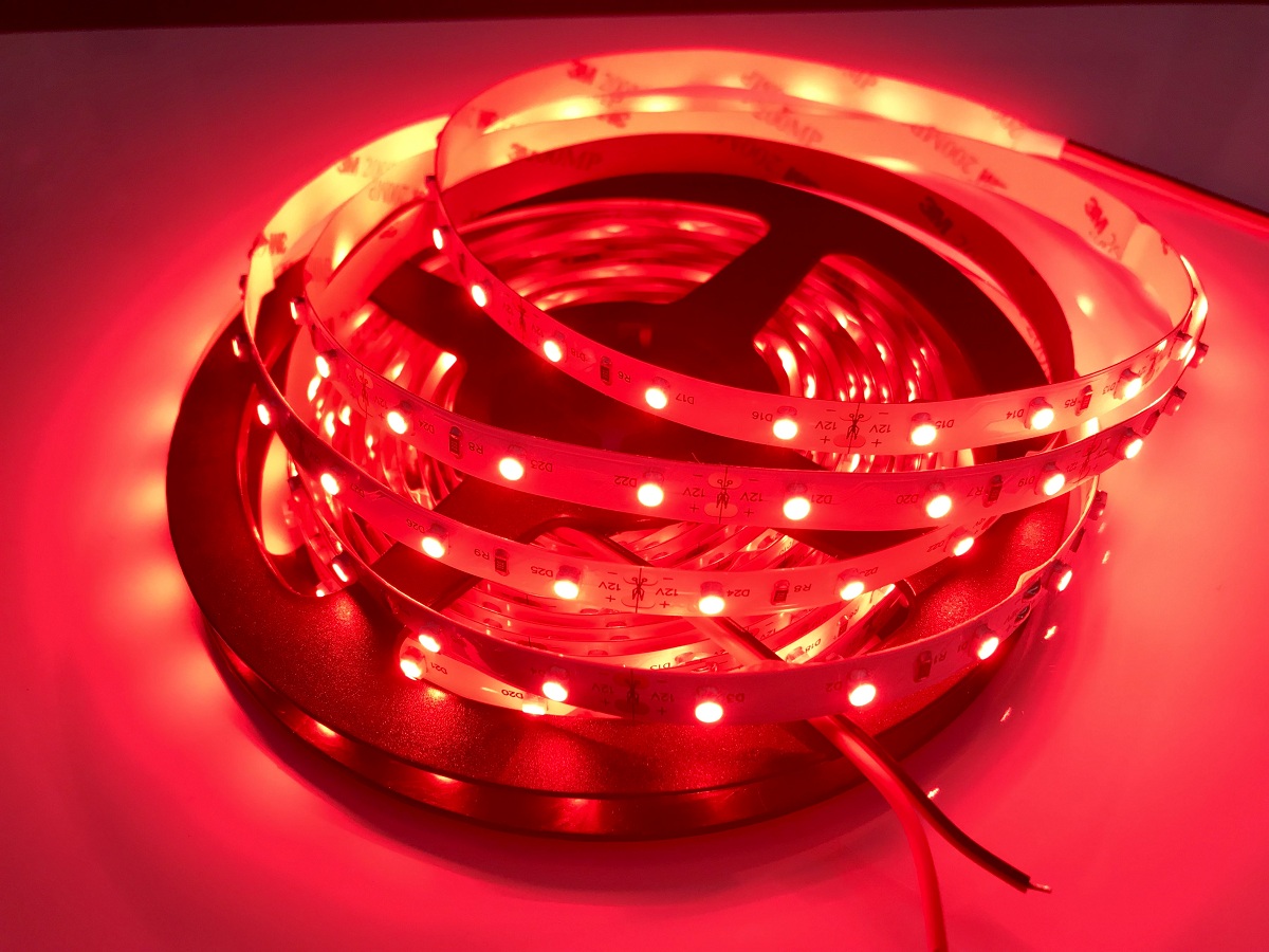 LED pásek červený 2835 | 60LED | 4,8W | 12V | IP20 | 8MM |