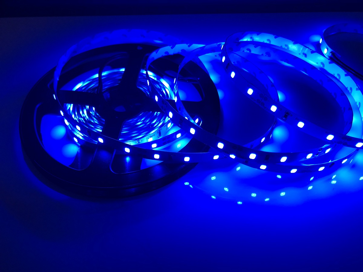 LED pásek modrý 2835 | 60LED | 4,8W | 12V | IP20 | 8MM |