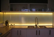 Zapojení LED pásku pod kuchyňskou linku krok za krokem