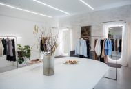 FOTO: Ušili jsme osvětlení na míru pro showroom s oblečením