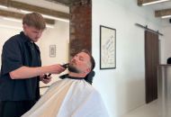 Vystřihli jsme osvětlení na míru pro barber shop. Podívejte